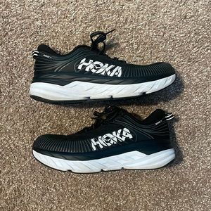 Hoka one one Bondi 7 womens 7.5 (B Width) running shoe in black and white
